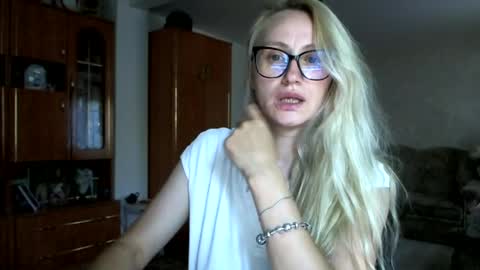 Melly online show from June 30, 3:00 pm