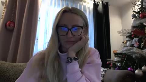 Melly online show from December 15, 7:46 am