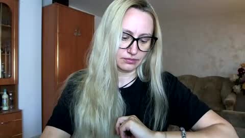 Melly online show from June 25, 7:35 am