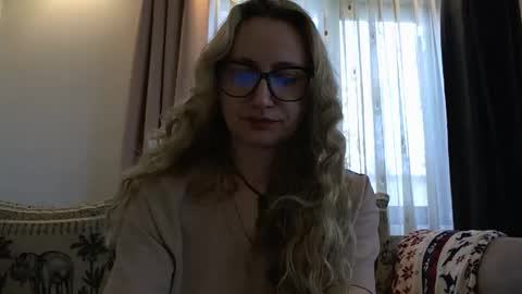 Melly online show from October 30, 8:05 am