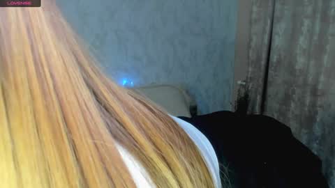 MelMooon online show from January 13, 6:49 pm