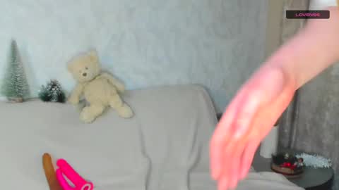 MelMooon online show from January 10, 7:11 pm