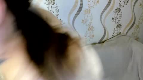 MelMooon online show from September 28, 6:46 pm