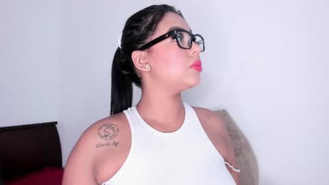 MELODDY PARKERR online show from June 26, 7:20 am
