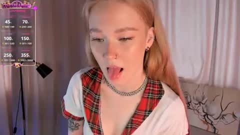 melodievejar online show from July 28, 4:21 am