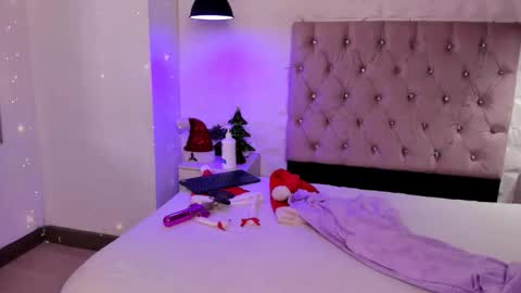 melody online show from December 17, 11:09 pm