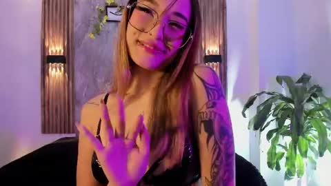 melodylanee online show from June 17, 11:11 am