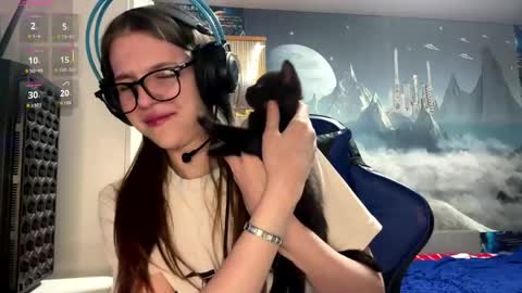 Hi Im Aria 18 years old online show from April 29, 5:04 pm