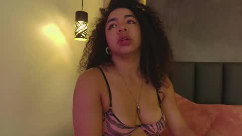 Snapshot of memphiswilliams chatting on February 14, 4:47 am Memphis Williams online show from February 14, 4:47 am