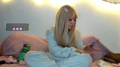 meowmelf online show from July 17, 9:18 pm