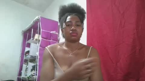 Snapshot of meraldaaaa chatting on September 20, 12:21 am meraldaaaa online show from September 20, 12:21 am