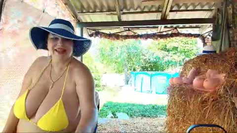 SOPHIE is the queen of squirt online show from July 27, 9:39 am