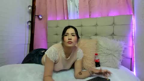 Snapshot of merlinaadams_ chatting on January 13, 7:21 pm Merlina online show from January 13, 7:21 pm