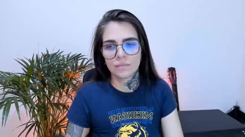 Snapshot of meurief chatting on February 22, 4:04 pm Meurif online show from February 22, 4:04 pm