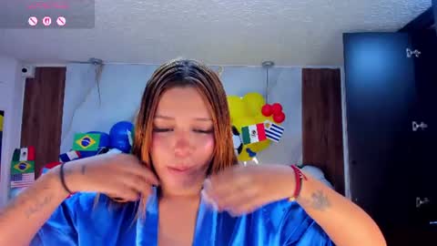 Violett online show from July 2, 3:45 am