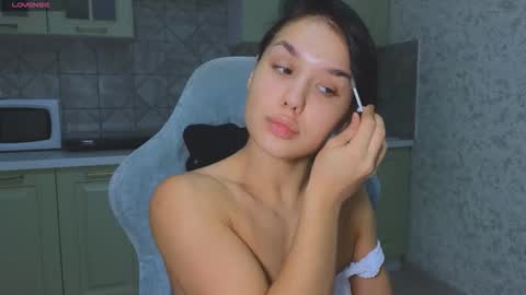 Mia online show from October 20, 7:39 pm