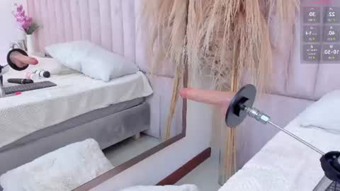 mia__bailey_ online show from July 11, 10:54 pm