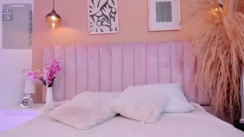 mia__bailey_ online show from July 7, 8:00 pm