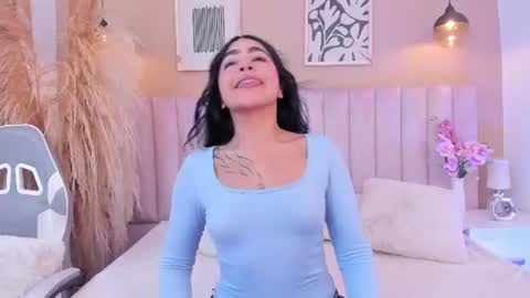 mia__bailey_ online show from July 6, 8:11 pm