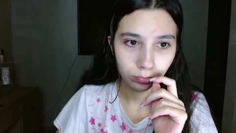 Mia online show from June 8, 1:50 am
