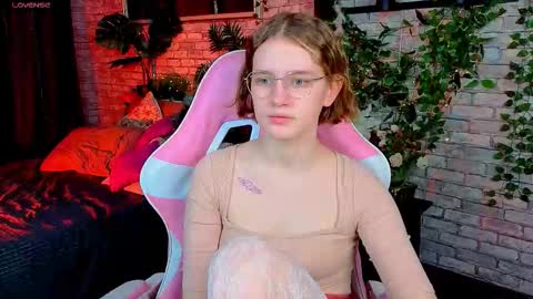 mia__mooore online show from March 9, 1:25 pm