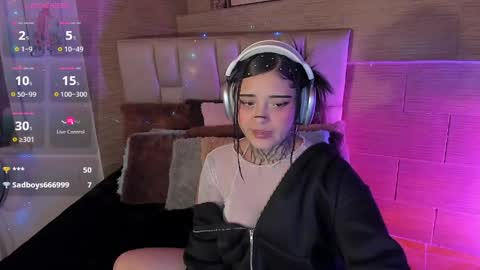 Mia online show from June 7, 7:04 am