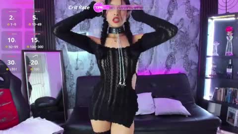 Mia online show from May 4, 8:45 pm