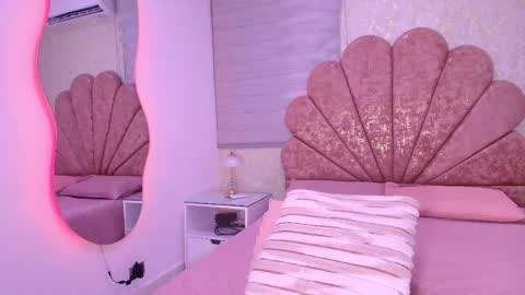 Mia  online show from April 28, 3:10 am