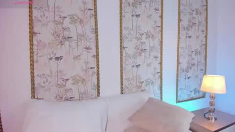 M I A  online show from June 24, 4:55 am