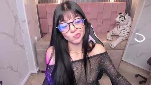 mia_collins_b online show from October 8, 1:04 pm