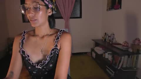 Mia Sandoval online show from March 13, 12:50 pm