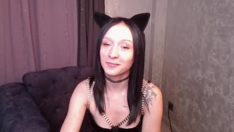 Mia online show from March 14, 8:37 am