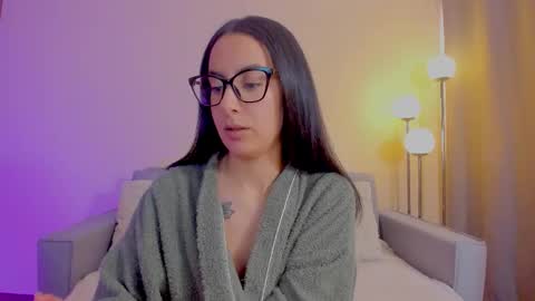 Sarah Luna online show from February 4, 5:16 pm