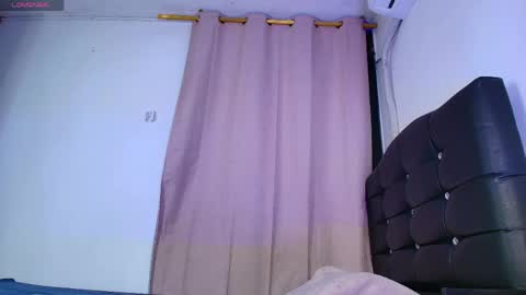 Mia online show from May 15, 11:51 pm