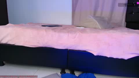 Mia online show from November 29, 2:15 am