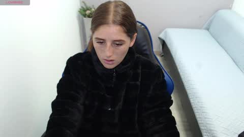 Mia online show from January 9, 1:59 pm