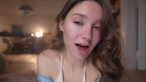 Snapshot of mia_dynasty chatting on October 3, 4:56 pm Mia online show from October 3, 4:56 pm