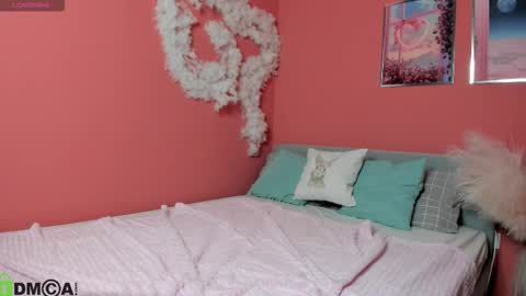 Mia online show from November 7, 3:01 am