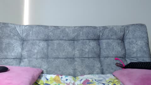 mia_fooxx online show from January 11, 12:40 pm