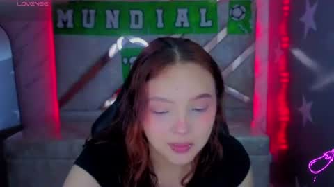 Mia online show from July 7, 1:25 pm