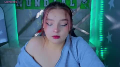 Mia online show from June 19, 1:25 pm