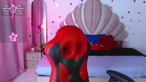 mia online show from May 3, 1:31 am