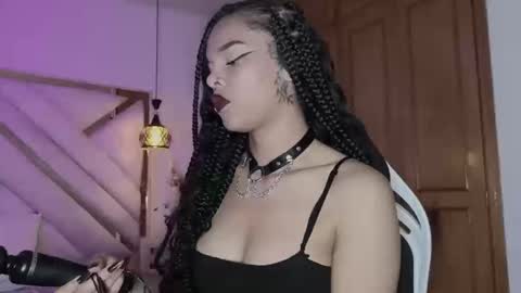 Mia online show from February 26, 4:00 am