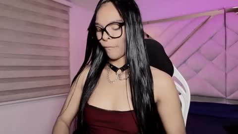 Mia online show from May 1, 3:10 am