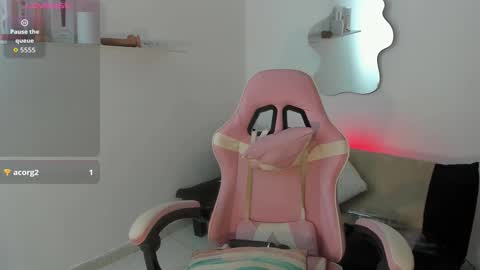 Mia online show from February 18, 3:05 am