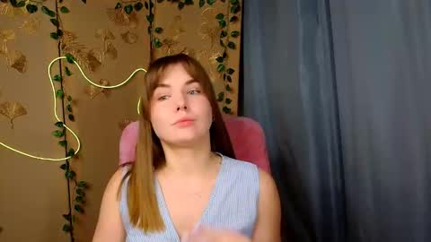 mia_lemm online show from June 10, 7:07 am