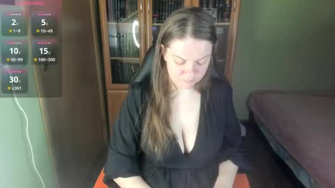 mia_lores online show from April 25, 10:40 am