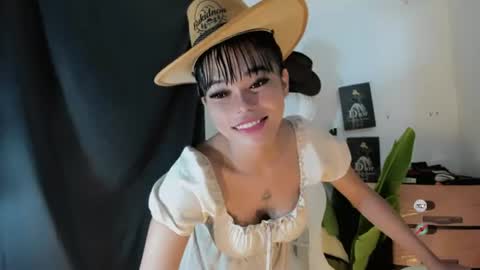 M I A online show from July 5, 12:11 pm