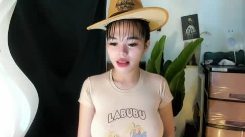 M I A online show from July 27, 8:22 am