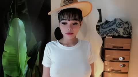 M I A online show from July 16, 9:58 am